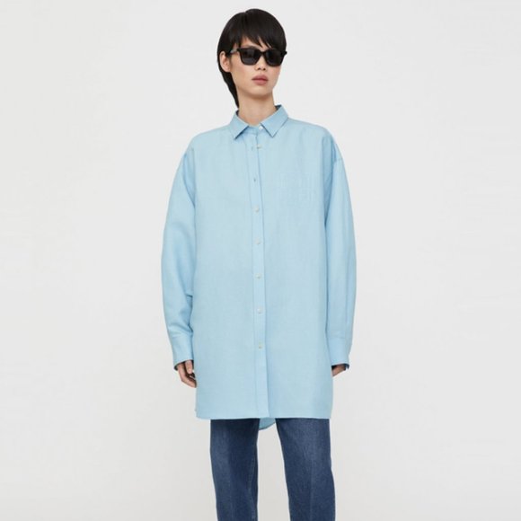 TOTÊME Oversized Tencel™ Lyocell + Linen-Blend Chambray Shirt With Chest Logo - Picture 5 of 16